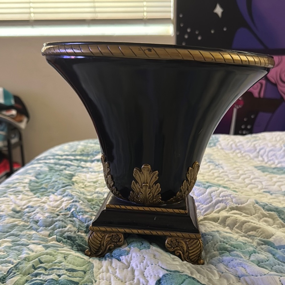 Black and Gold Accent Vase with Intricate Detailing